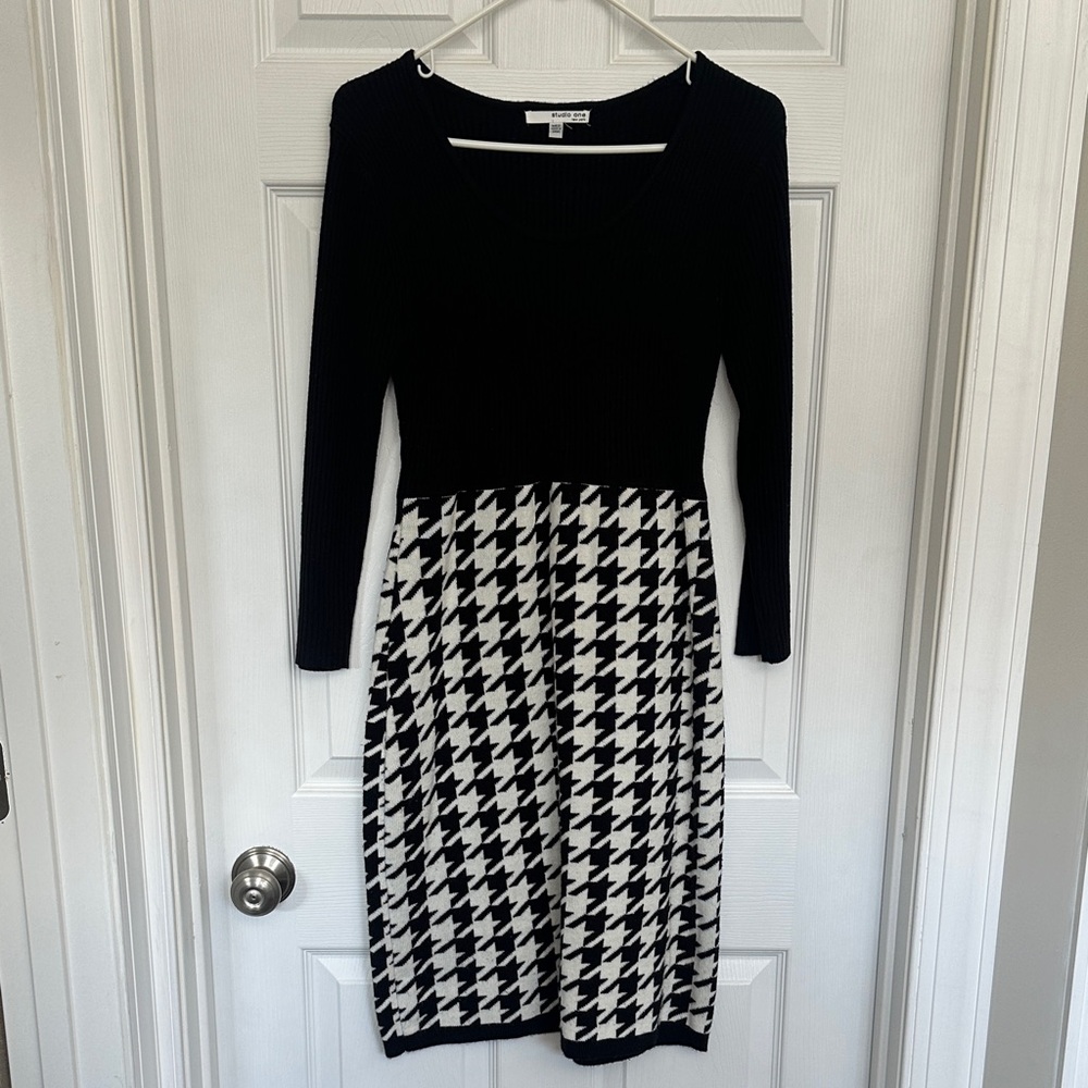 White & Black Houndstooth Knit Dress - Classic Women's Dress